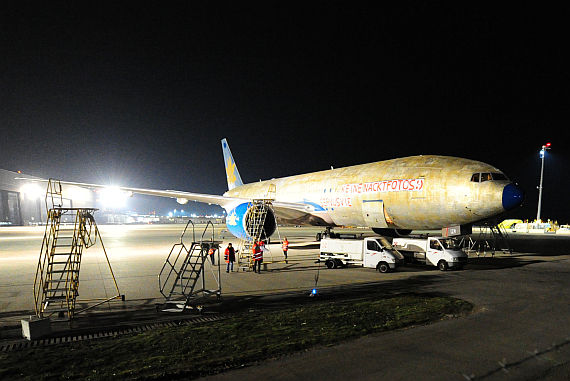 AUA Austrian Airlines Ankunft Boeing 777 OE-LPE_14 Foto PA Austrian Wings Media Crew