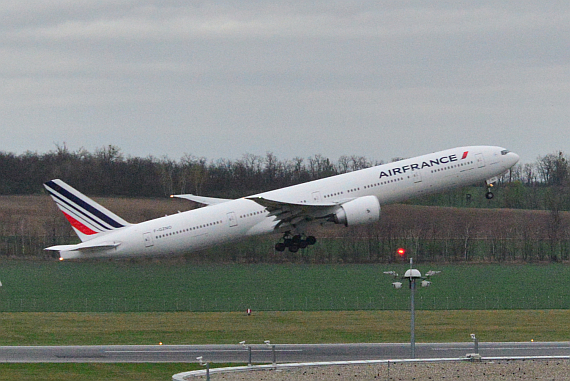 Air France Boeing 777-300ER F-GZNO_3 Foto PA Austrian Wings Media Crew