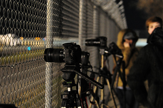 Ankunft OE-LPE Spotter Planespotter Symbolbild Sujetbild Nachtaufnahme Foto PA Austrian Wings Media Crew