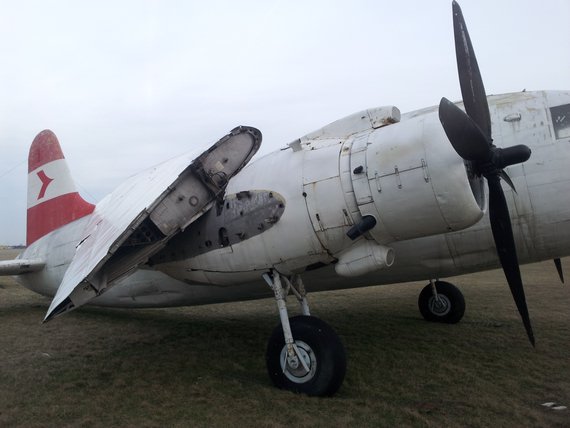 Historische Vickers Viking durch Sturm beschädigt Austrian Wings