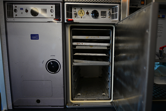 Galley Bordküche Ofen Oven Symbolbild Sujetbild Foto PA Austrian Wings Media Crew Galley Bordküche Ofen Oven Symbolbild Sujetbild Foto PA Austrian Wings Media Crew