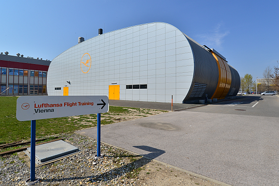 In der Simulatorhalle auf dem Flughafen Wien ist noch Platz für den Embraer-Simulator, Symbolbild