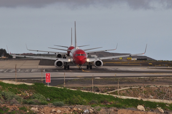 TEneriffa Boeing 737 Norwegian LIneup 09. by Andy Herzog