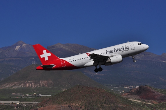 Teneriffa Airbus A319 Helvetic 46. by Andy Herzog