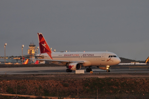 Teneriffa Airbus A320 Smartlyns Estonia 43. by Andy Herzog