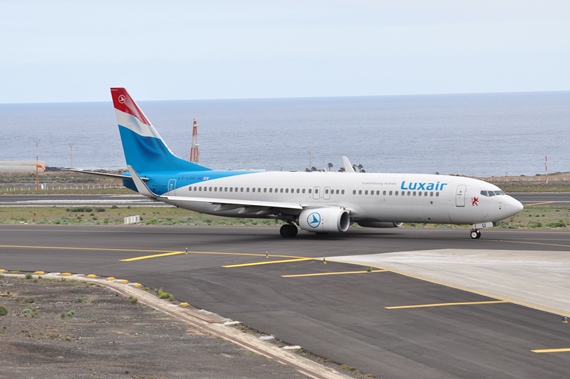 Teneriffa Boeing 737-800 Luxair 47. by Andy Herzog