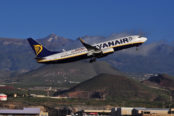 Teneriffa Ryanair Boeing 737 15. by Andy Herzog