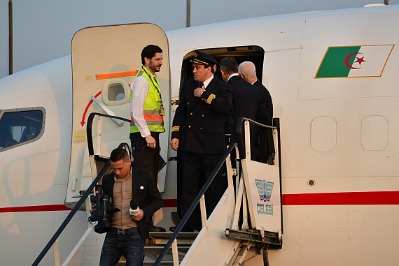 Air Algerie Erstlandung Kapitän Foto PA Austrian Wings Media Crew