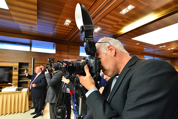 Air Algerie Erstlandung Medienrummel im GAC Foto PA Austrian Wings Media Crew