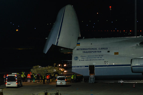 Zahlreiche Mitarbeiter des Pandur Herstellers Steyr und des Airports waren anwesend - Foto: Markus Dobrozemsky