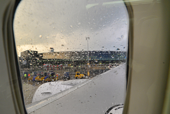 El Al Israel Airlines Boeing 767-300ER 4X-EAK Blick auf Tower Foto PA Austrian Wings Media Crew