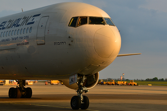 El Al Israel Airlines Boeing 767-300ER 4X-EAK_6 Foto PA Austrian Wings Media Crew