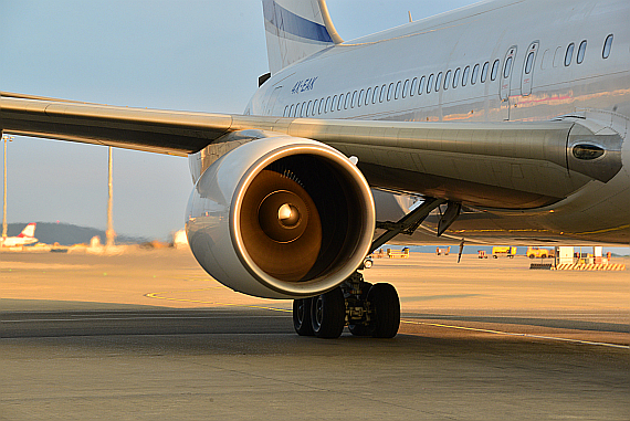 El Al Israel Airlines Boeing 767-300ER 4X-EAK_7 Triebwerk Foto PA Austrian Wings Media Crew