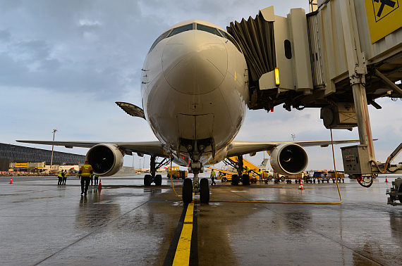 El Al Israel Airlines Boeing 767-300ER 4X-EAK_9 Foto PA Austrian Wings Media Crew