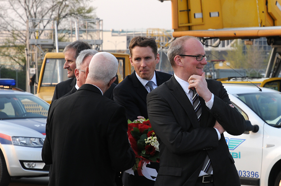 Julian Jäger vor der Ankunft des Air Algerie Erstflugs - Foto: Austrian Wings Media Crew