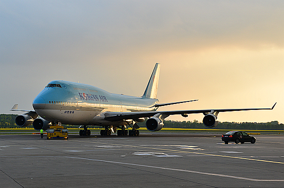 Korean Air Boeing 747-400 HL7498 Pushback_1 Foto PA Austrian Wings Media Crew