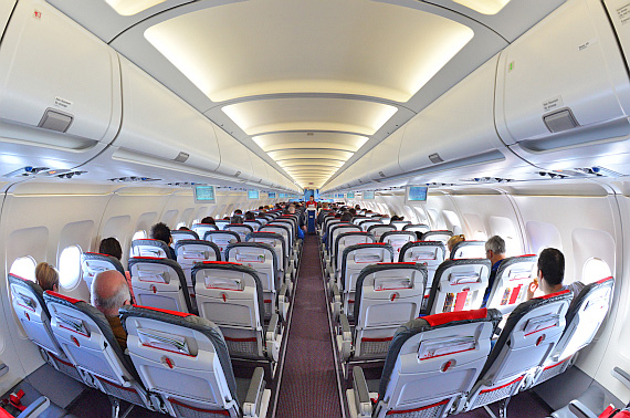 Passagiere AUA AUstrian Airlines Kabine Sitze Flugzeugkabine Symbolbild Sujetbild Foto PA Austrian Wings Media Crew
