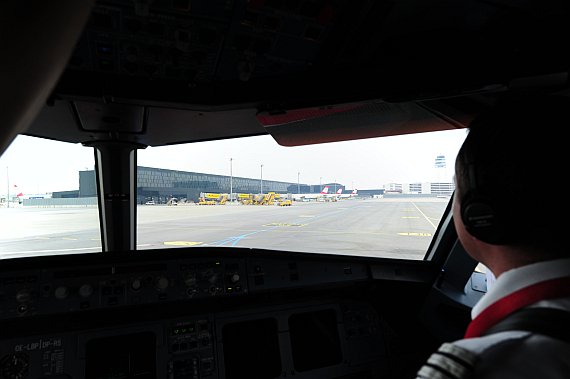 Rollen Flughafen Wien Foto PA Austrian Wings Media Crew Rollen Flughafen Wien Foto PA Austrian Wings Media Crew
