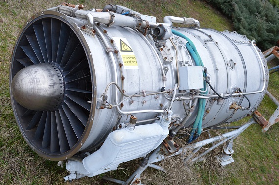 Das zuverlässige, aber sehr durstige AI-25 Triebwerk macht die Yak-40 heute zu einem der unwirtschaftlichsten Airliner überhaupt Das zuverlässige, aber sehr durstige AI-25 Triebwerk macht die Yak-40 heute zu einem der unwirtschaftlichsten Airliner überhaupt