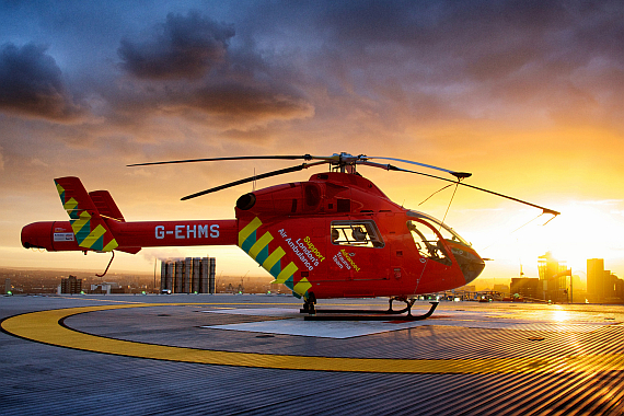 Die Londoner Rettungsflieger sind 24 Stunden täglich im Einsatz - wenn der Helikopter nicht fliegen kann, per Pkw. Die Londoner Rettungsflieger sind 24 Stunden täglich im Einsatz - wenn der Helikopter nicht fliegen kann, per Pkw.