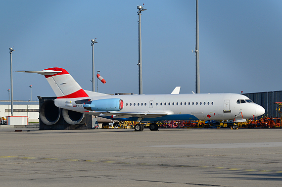 Die OE-LFK im Mai dieses Jahres vor der AUA-Technik in Wien.