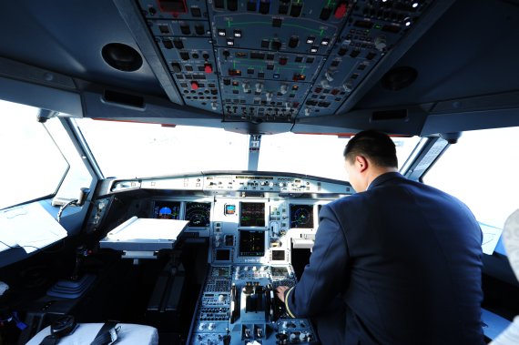 Air China Cockpit PIloten Airbus A330-300 Foto PA Austrian Wings Media Crew