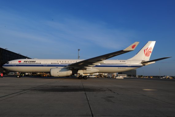 Air China Erstlandung Airbus A330-300 DSC_0038 Foto PA Austrian Wings Media Crew