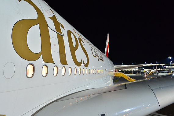 Emirates A380 ERstlandung Nachtaufnahme Closeup Foto PA Austrian Wings Media Crew