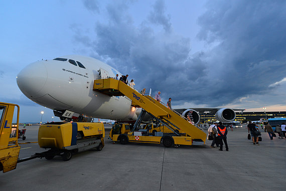 Emirates A380 ERstlandung_Passagiere steigen aus Foto PA Austrian Wings Media Crew