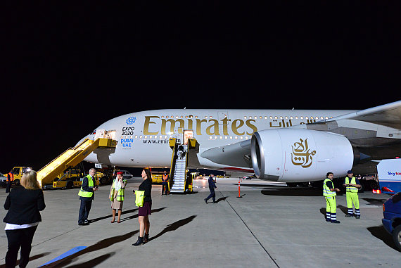 Emirates A380 ERstlandung Nachtaufnahme Foto PA Austrian Wings Media Crew
