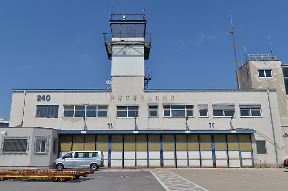 Der allererste Tower des Wiener Flughafens aus den 1950er Jahren - Foto: Austrian Wings Media Crew