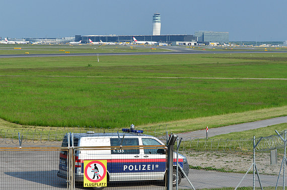 Flughafenpolizei Symbolbild Sujetbild Foto PA Austrian Wings Media Crew Flughafenpolizei Symbolbild Sujetbild Foto PA Austrian Wings Media Crew