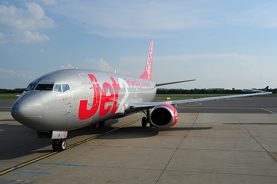 Jet2 Erstlandung Flughafen Wien Boeing 737-300 G-CELK_8 Foto PA Austrian Wings Media Crew