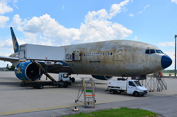 AUA Austrian Airlines Boeing 777 ohne Lackierung Testflug 31. Mai 2014 OE-LPE_DSC_1354 Foto PA Austrian Wings Media Crew