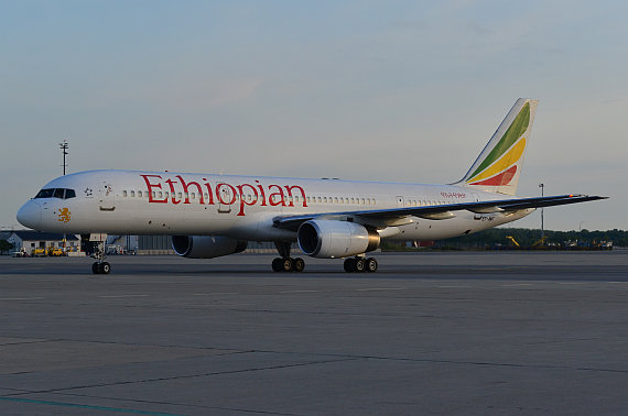 Ethiopian Airlines Boeing 757-200 ET-AMT rollt_2 Foto PA Austrian Wings Media Crew