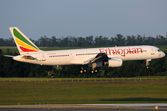 Ethiopian Airlines Boeing 757-200 Erstlandung Wien - Foto: Austrian Wings Media Crew