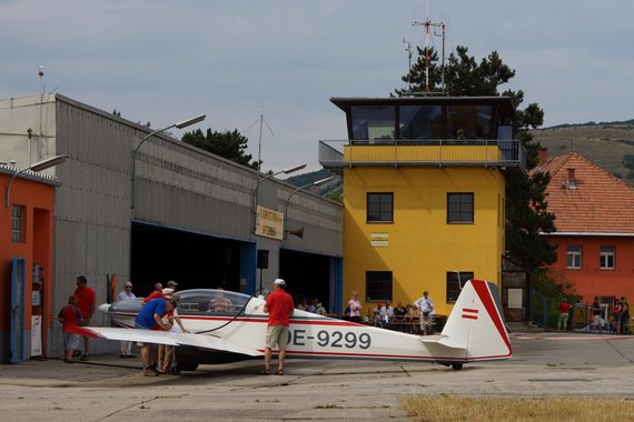 Motorsegler OE-9299 Flugplatz Spitzerberg Anton Wildberger 20140629_04_WildbergAIR