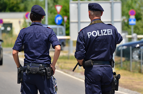 Polizei Cobra mit Sturmgewehr STG Symbolbild Sujetbild Foto PA Austrian Wings Media Crew