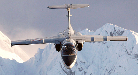 Die Saab 105 sind mittlerweile fliegende Museumsstücke, die dringend ersetzt gehören - Foto: Georg Mader