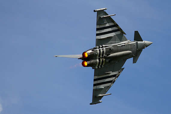 ...ein moderner "Typhoon" des 29 Squadron aus Coningsby ...ein moderner "Typhoon" des 29 Squadron aus Coningsby