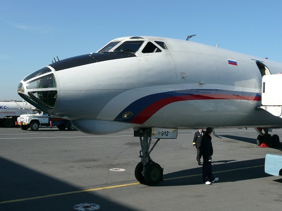 Das charakteristische Aussehen der TU-134A-3 mit Glasnase unterscheidet sich stark vom …