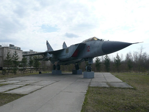 ine ausgestellte MiG-31 soll alle Feinde Russlands zur Abschreckung dienen. ine ausgestellte MiG-31 soll alle Feinde Russlands zur Abschreckung dienen.