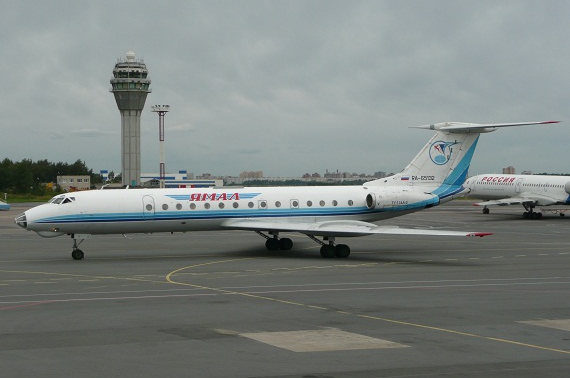 Eine TU-134A mit klassischer Glasnase und Radarkinn, in welchem sich das Wetterradar befindet. Eine TU-134A mit klassischer Glasnase und Radarkinn, in welchem sich das Wetterradar befindet.