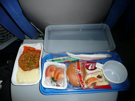 Das Essen an Bord von UT Air Flügen mundet immer!