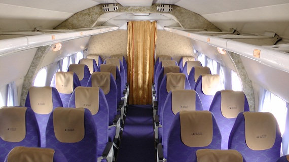 Blick in die Kabine einer nordkoreanischen TU-134B-3.