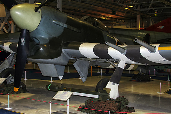 Eine originale Hawker "Typhoon" - ausgestellt im RAF Museum in Hendon