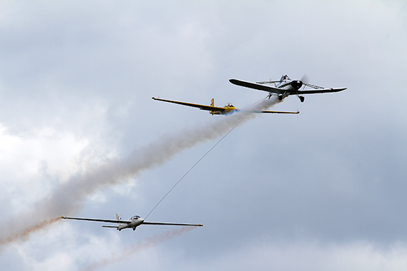 Den Auftakt zur Show bildete das "Glider Tribute"