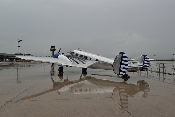 Zwei Beech 18 waren ebenfalls gekommen. Zwei Beech 18 waren ebenfalls gekommen.