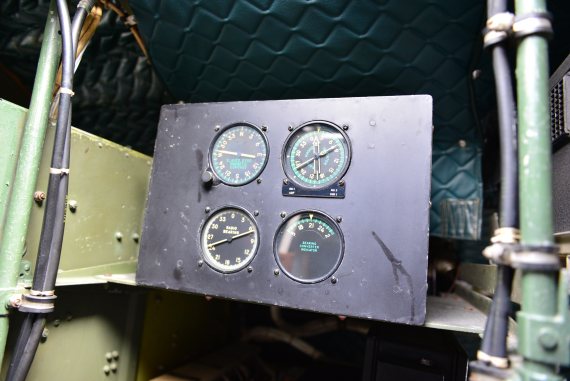 Instrumente des Funkers/Navigators Instrumente des Funkers/Navigators