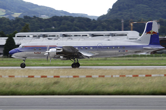 DC-6 der Flying Bulls - Foto: Arthur Hutterer DC-6 der Flying Bulls - Foto: Arthur Hutterer